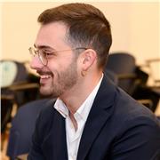 Docente di letteratura, italiano, latino, storia e geografia impartisce lezioni di letteratura italiana per qualsiasi scuola